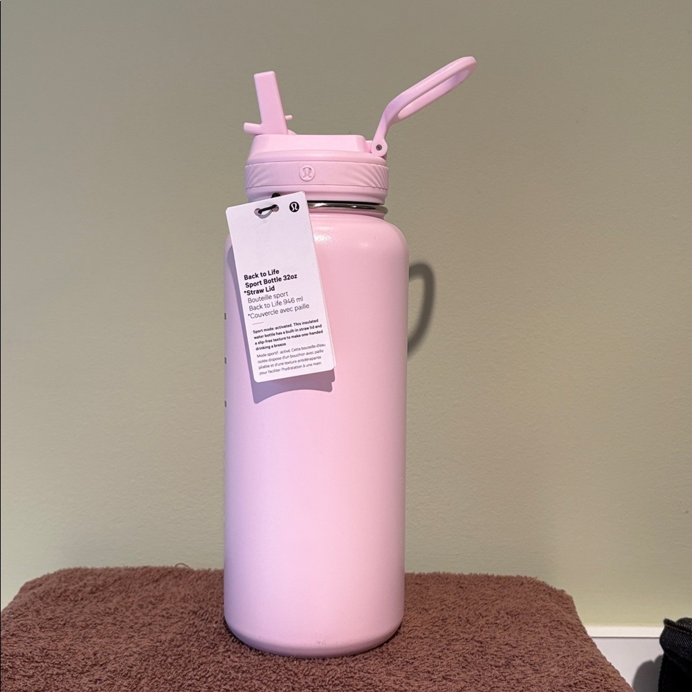 Lululemon Back to Life Sport Bottle 32oz Flip Straw Lid Pink Glow NWT Bonus Bag - Picture 2 of 5